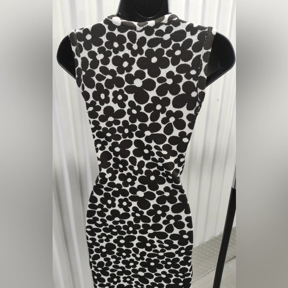 H&M Black and White Floral Mini Dress - Picture 3 of 10
